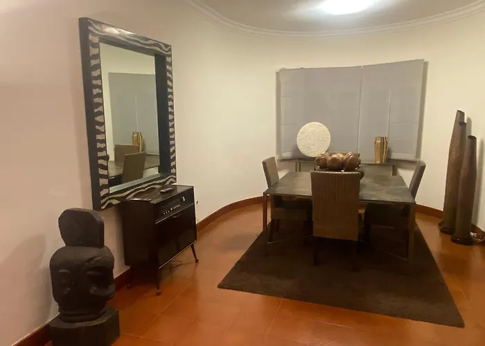 Off Ciudad Jardin Будинок відпочинку